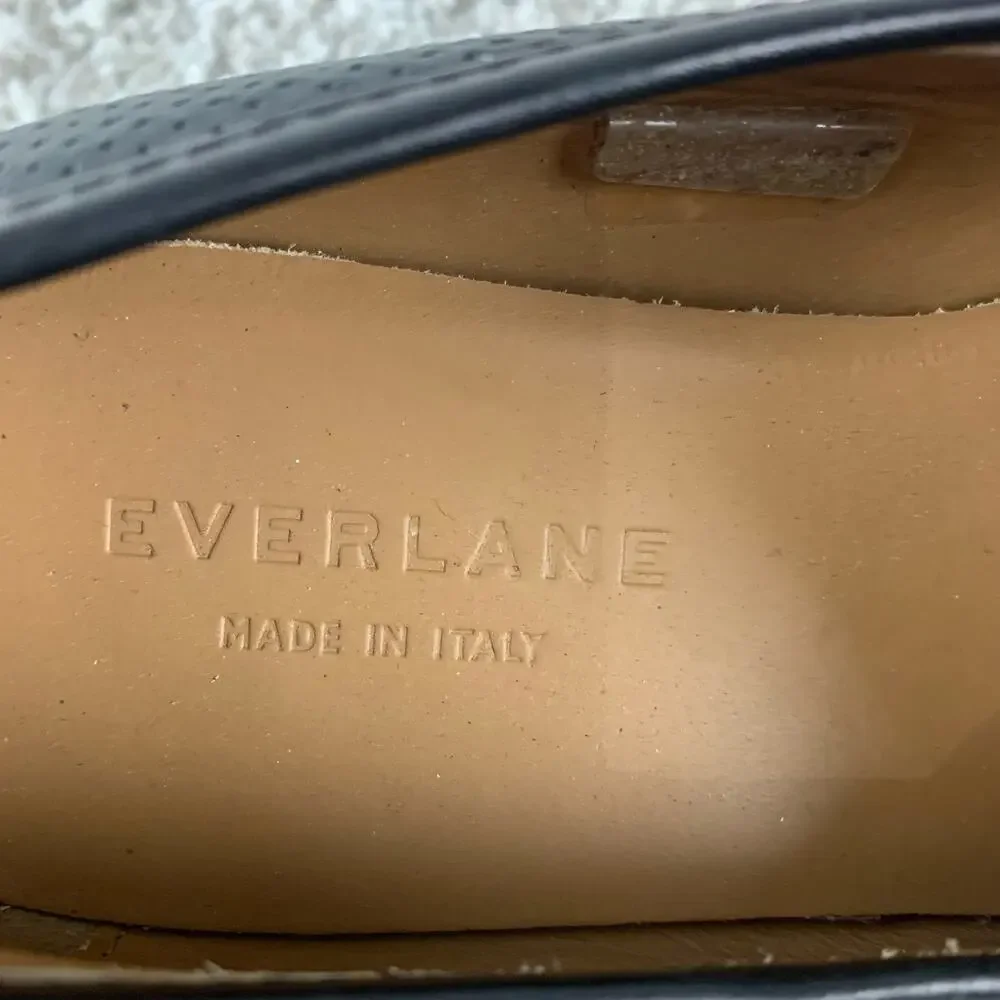 Everlane Street Shoe Pointed Toe Flats Size 5.5  Womens Black Leather Slip On